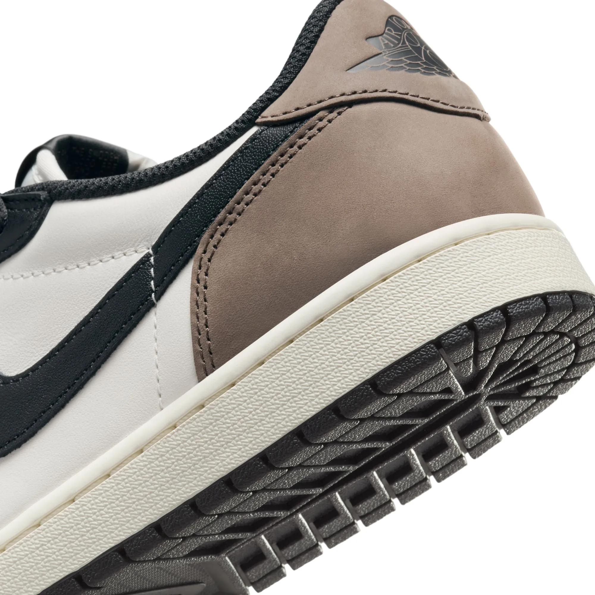 Air Jordan 1 Low OG "Mocha"