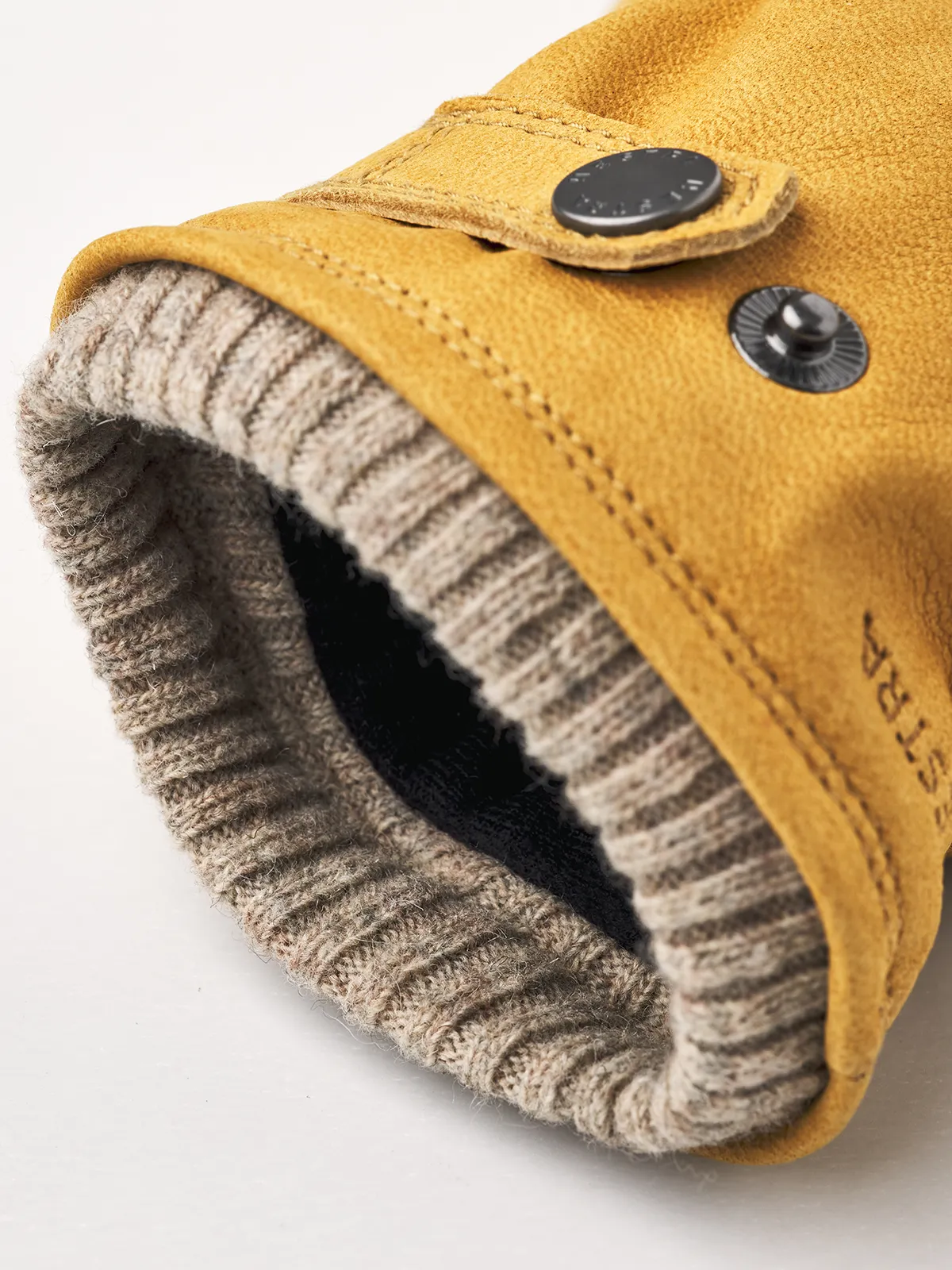 Bergvik Glove in Tan