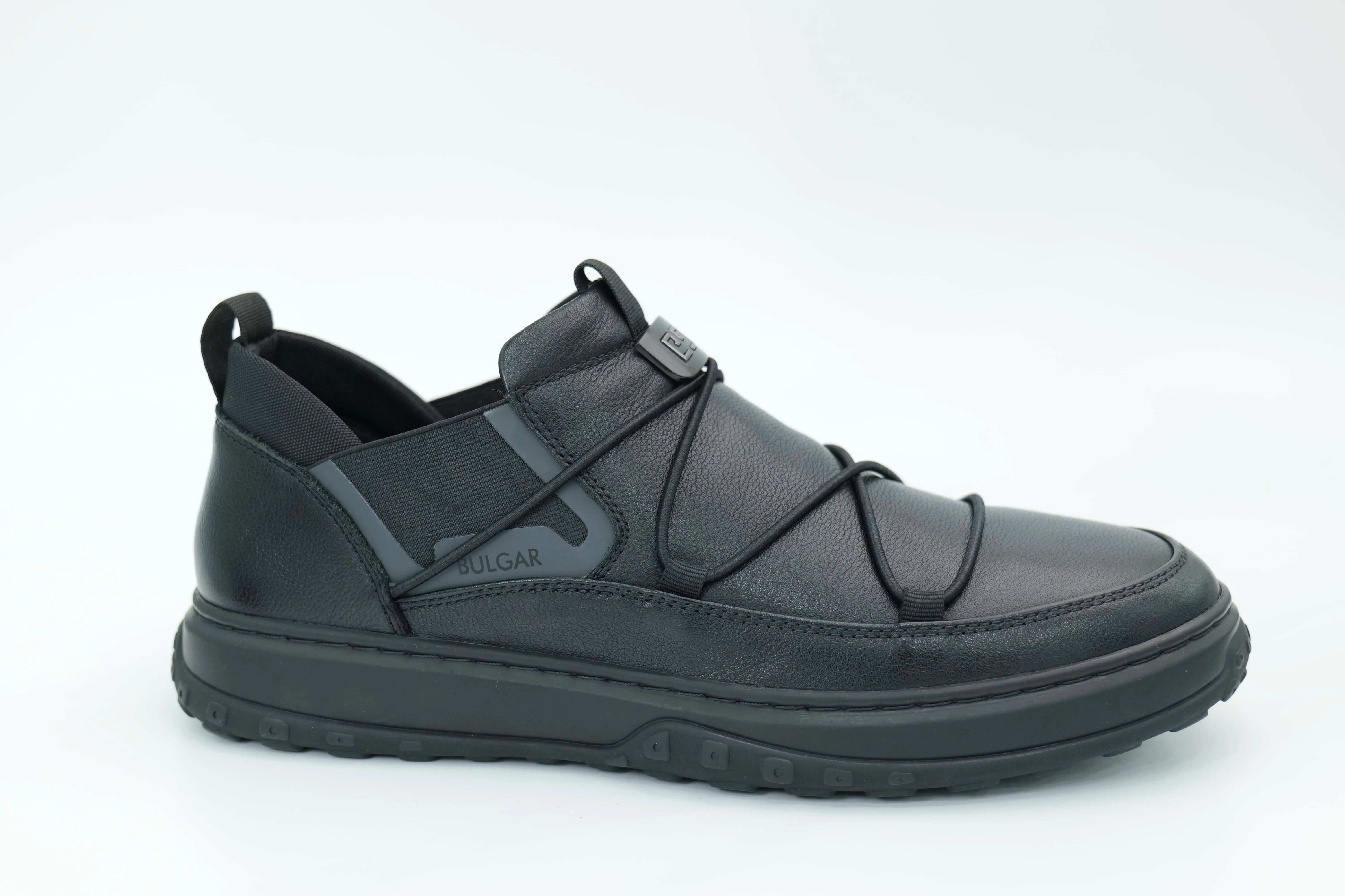 Casual shoes