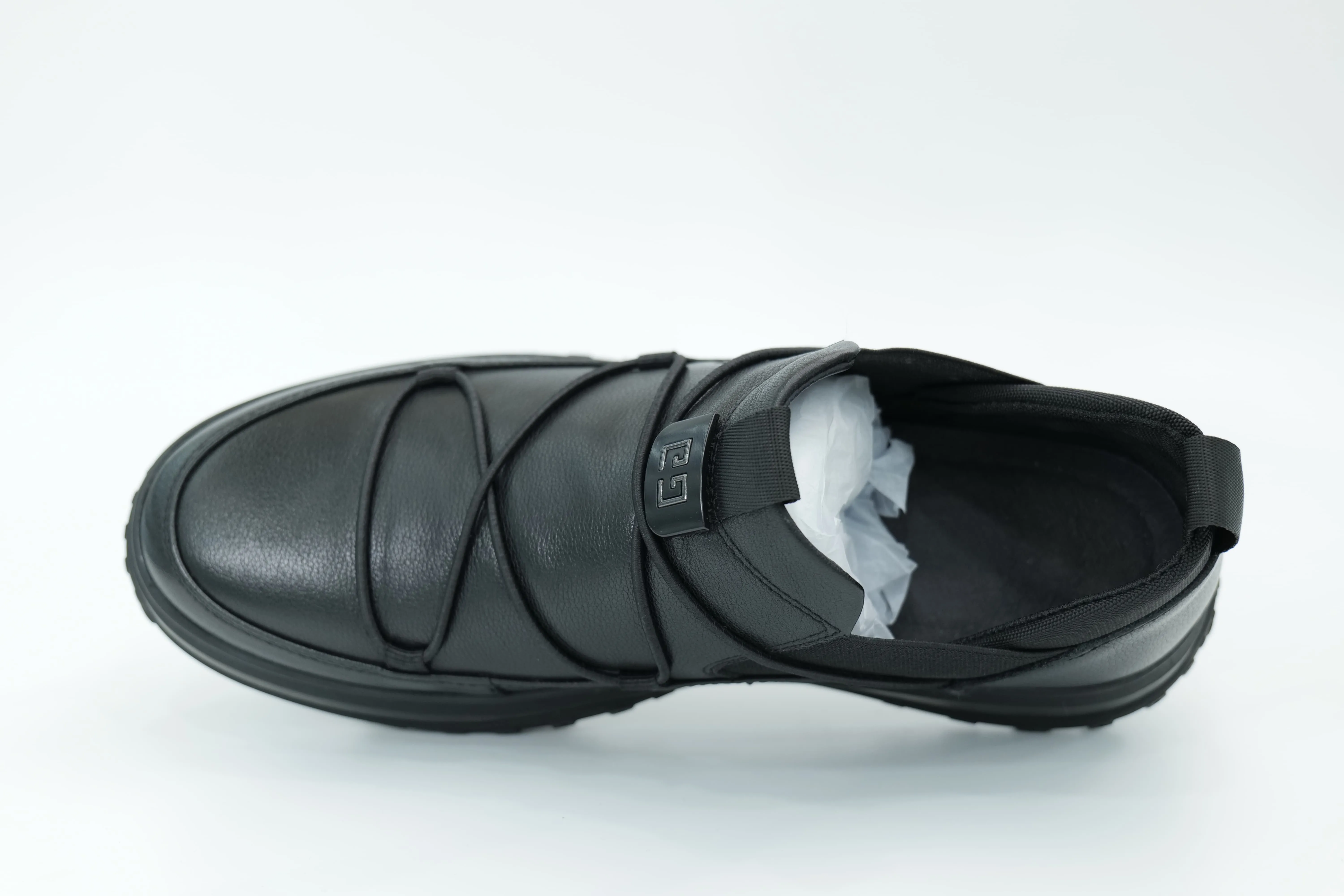 Casual shoes