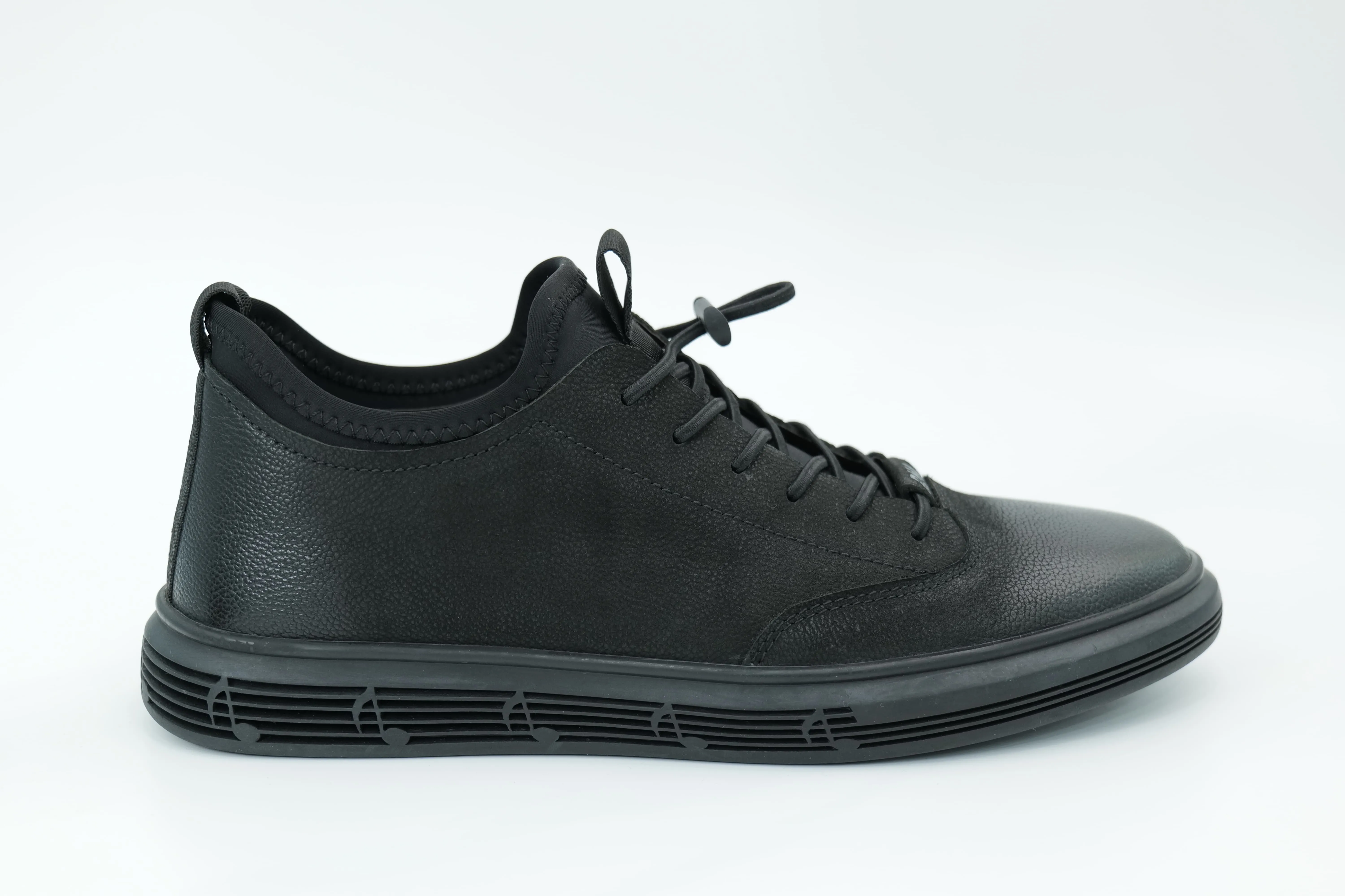 Casual shoes