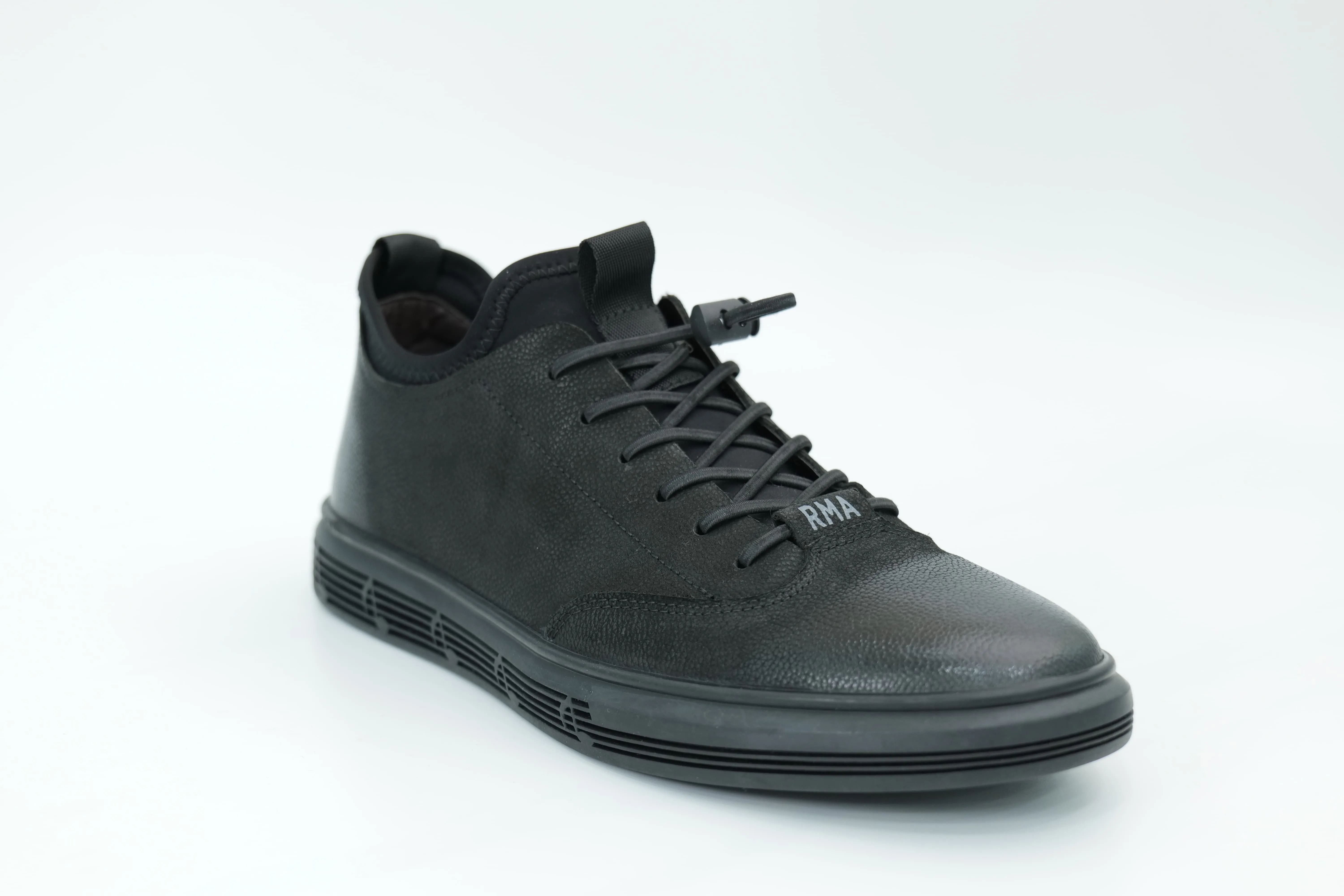 Casual shoes