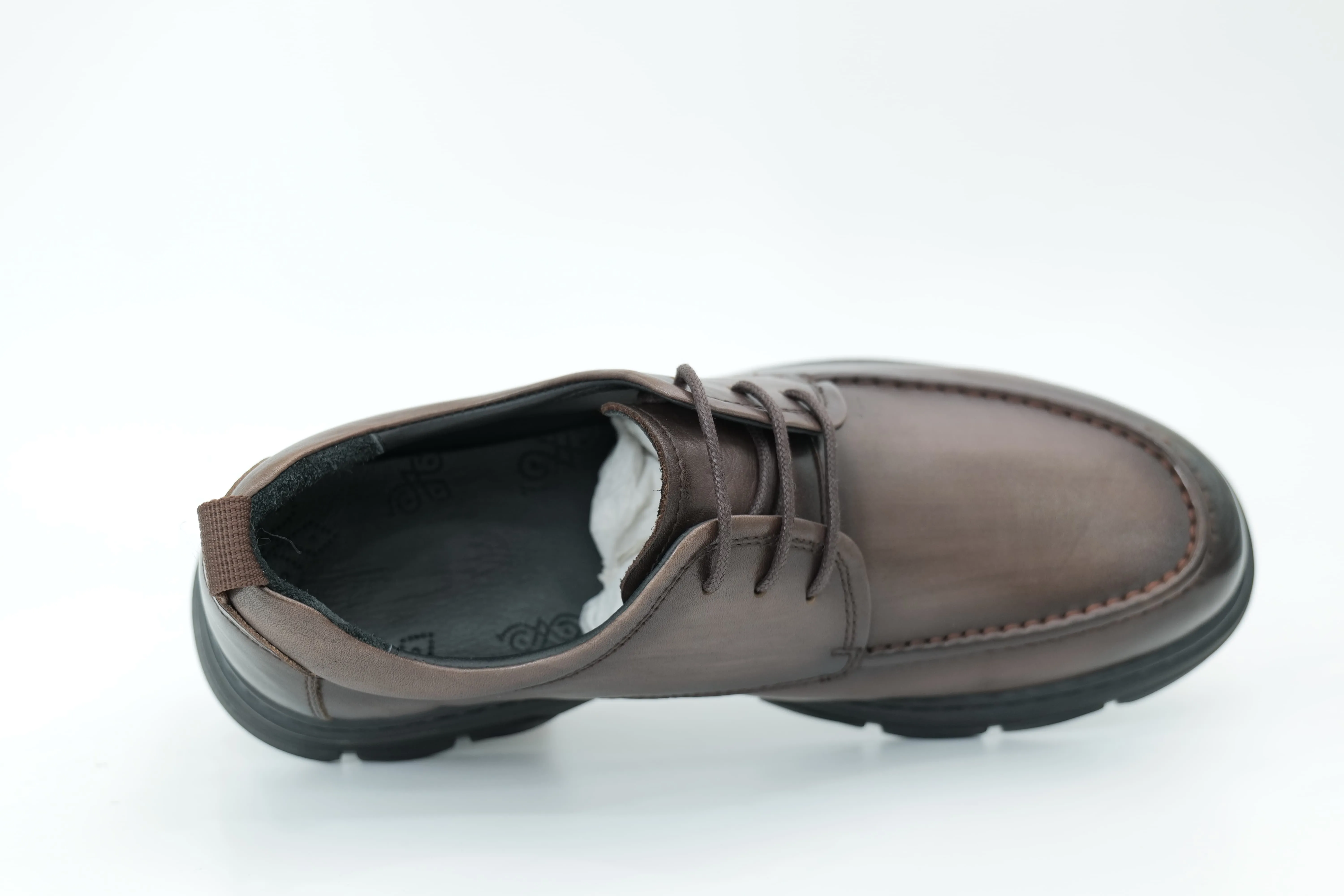 Casual shoes