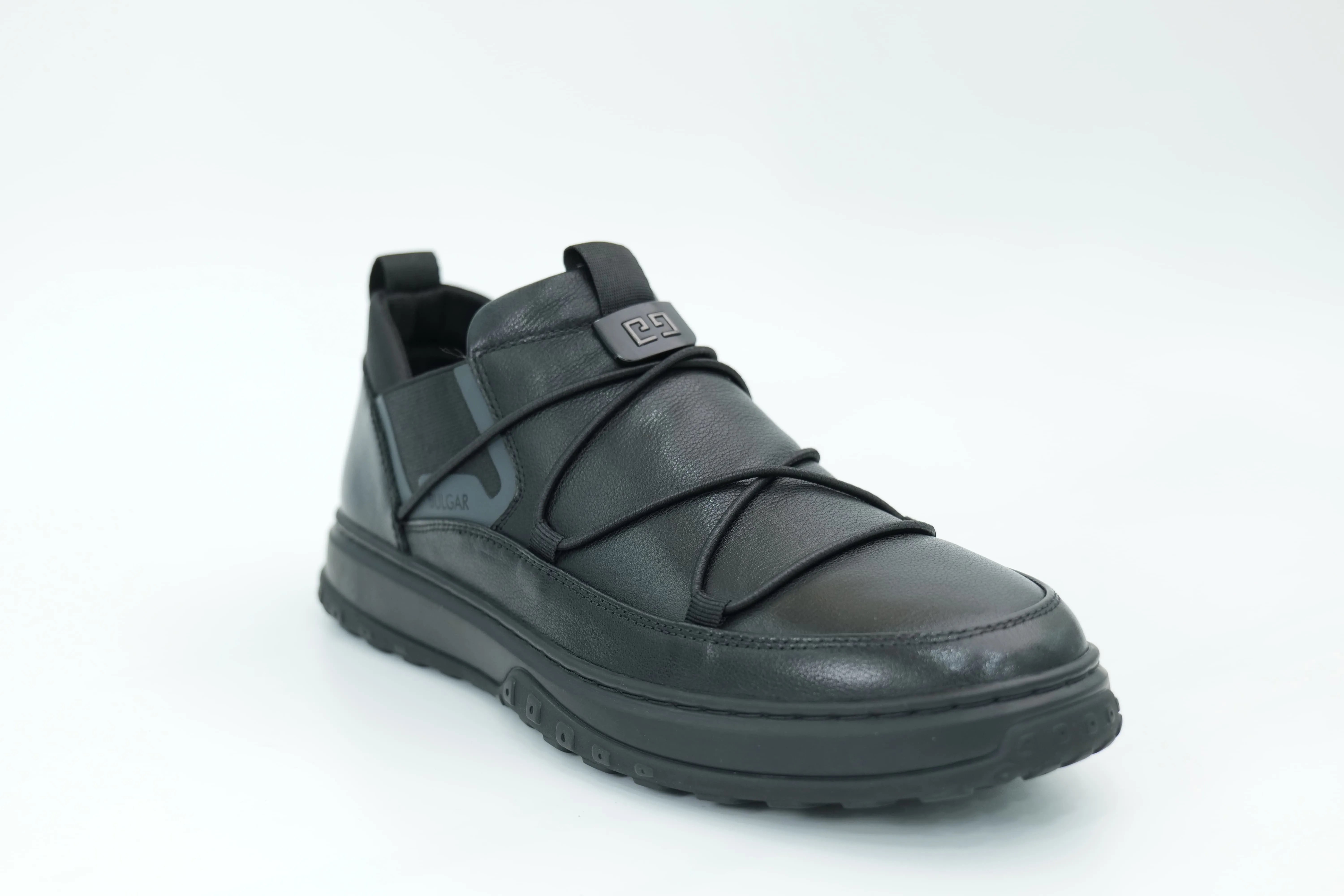 Casual shoes