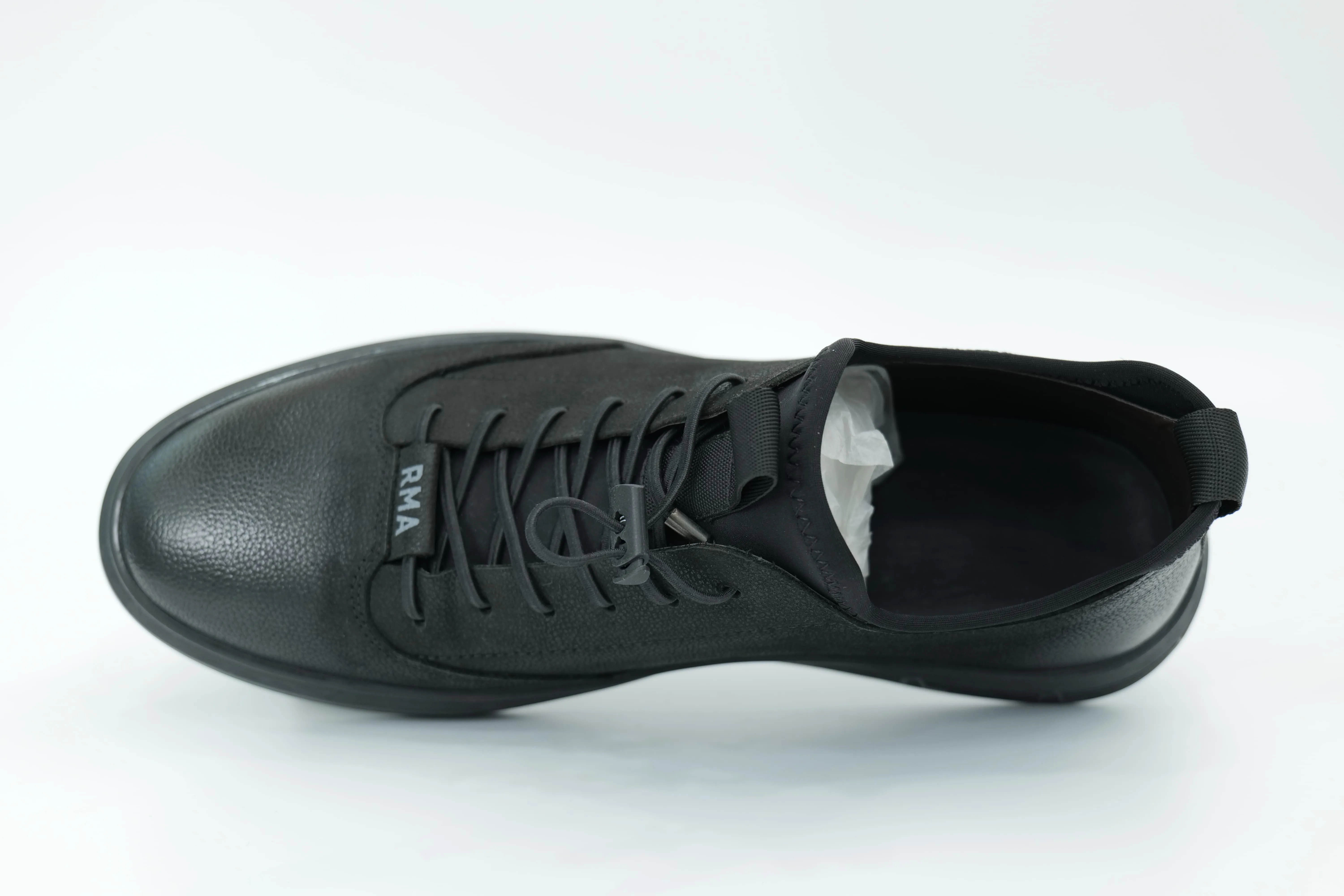 Casual shoes