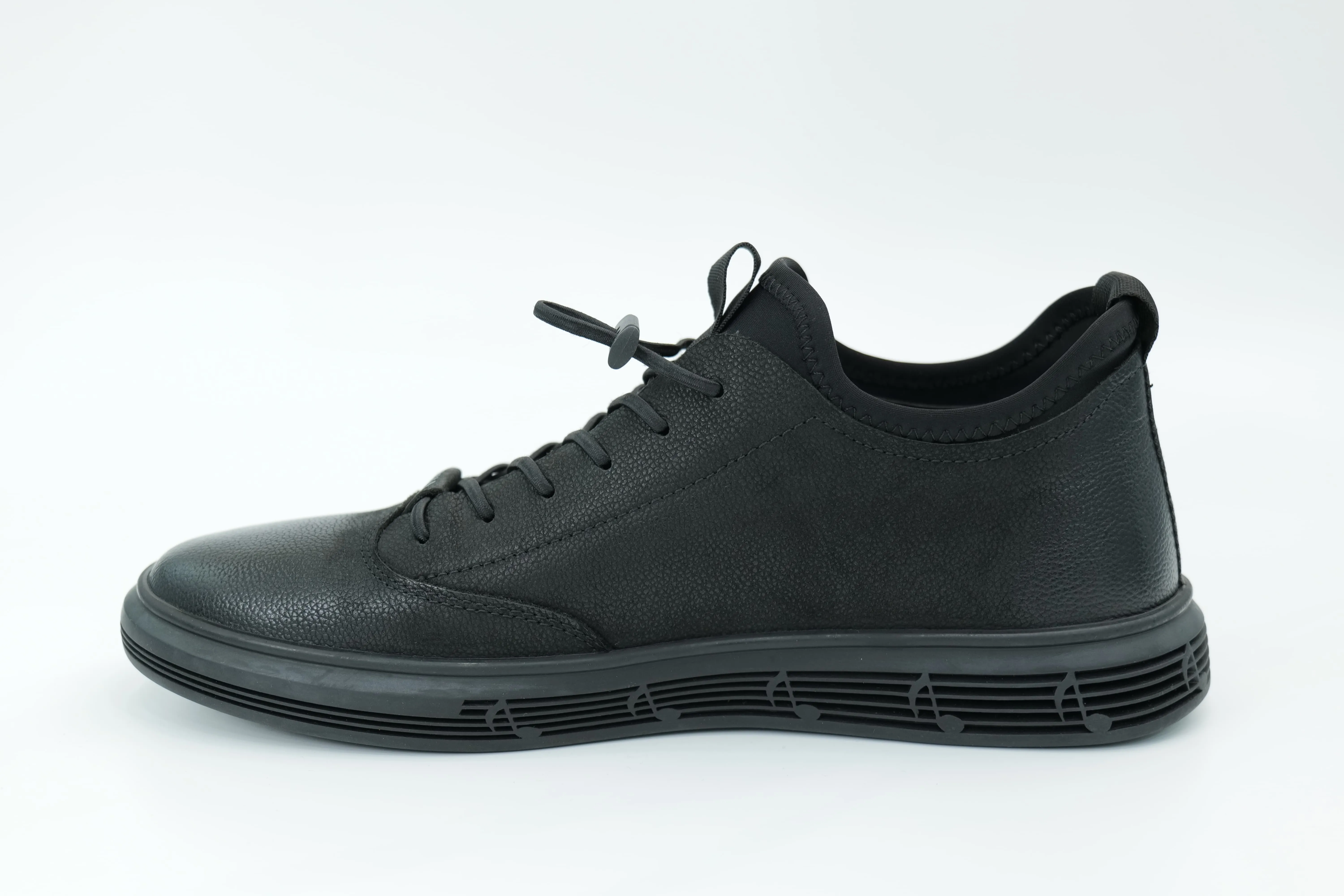 Casual shoes