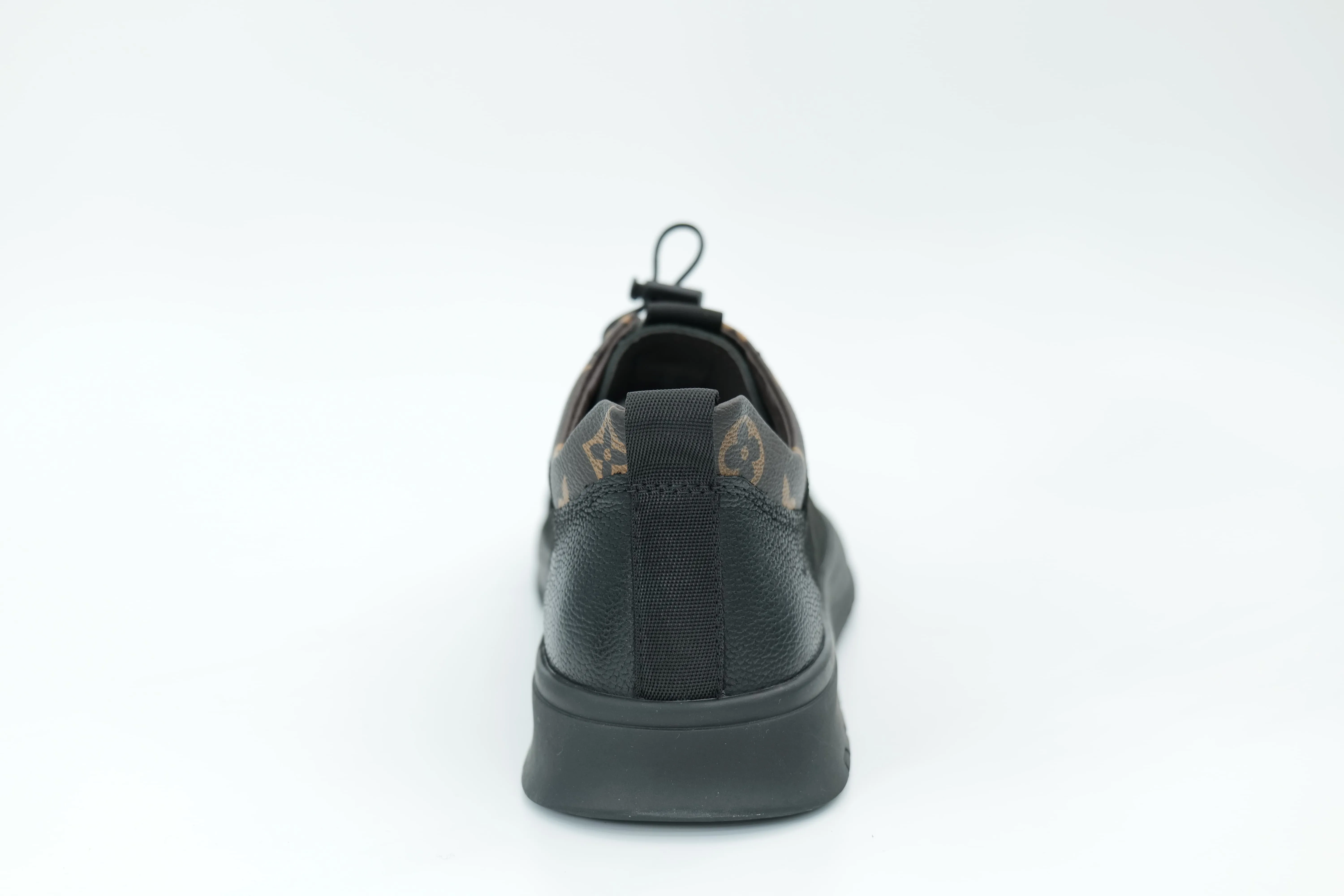 Casual shoes