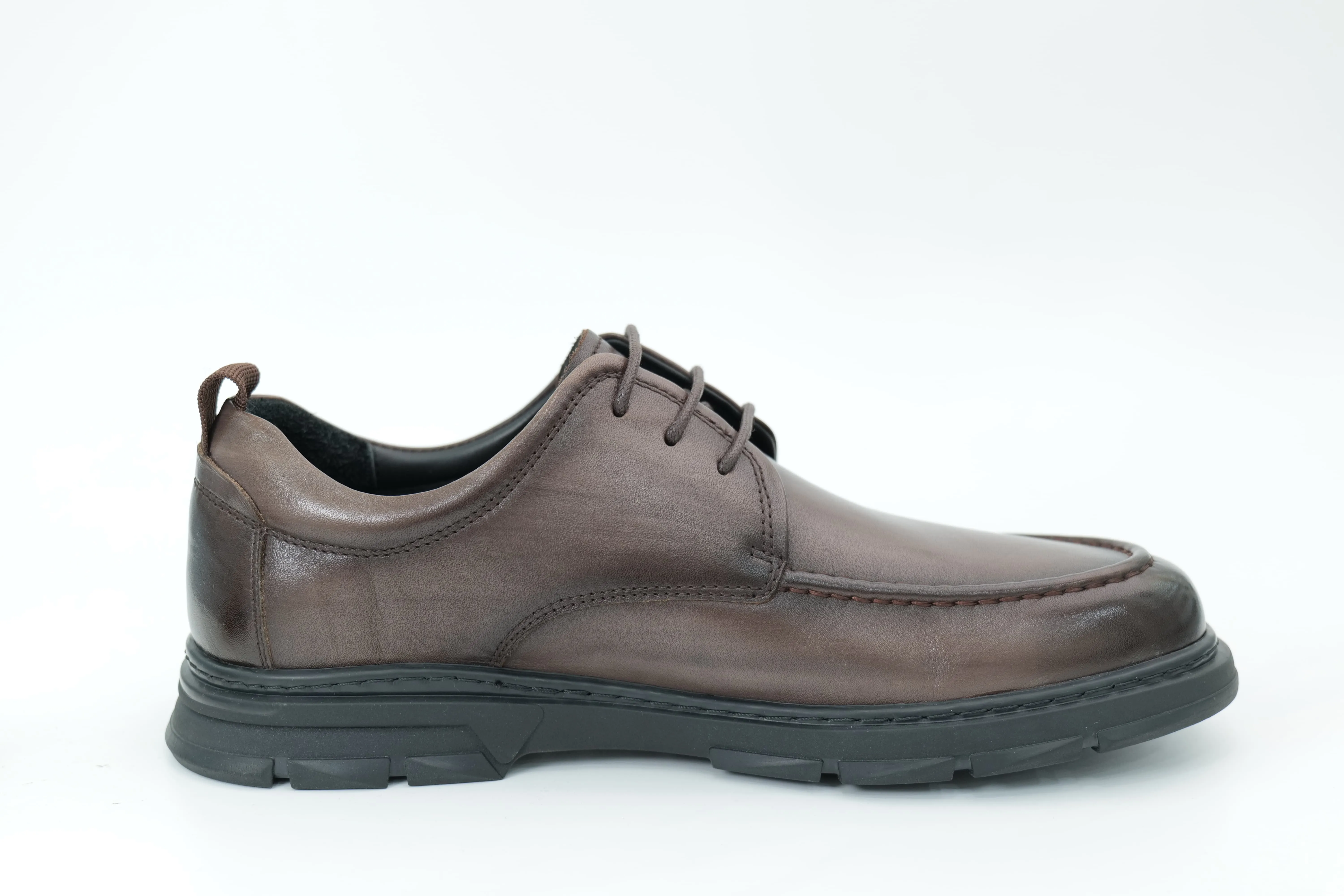 Casual shoes