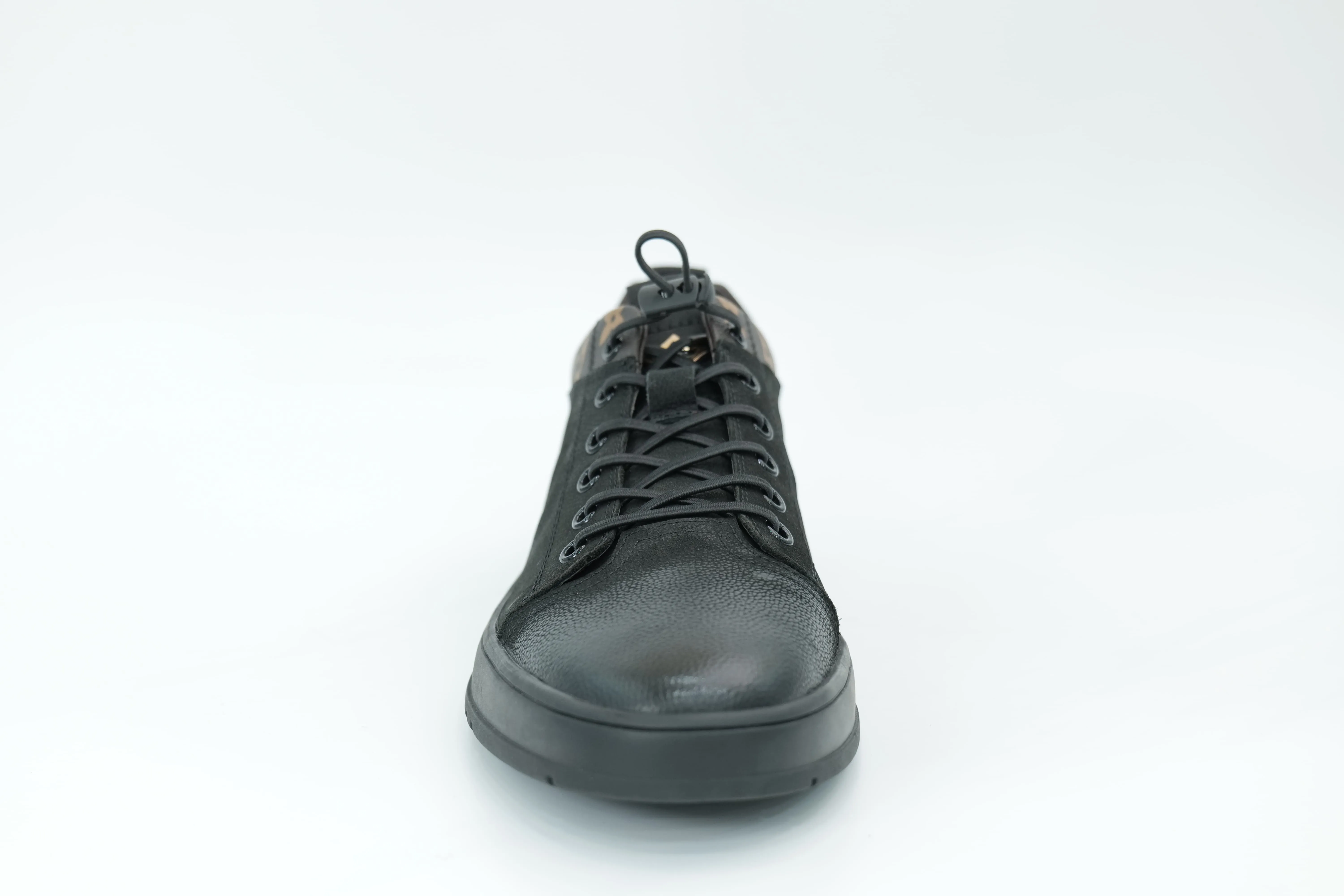 Casual shoes