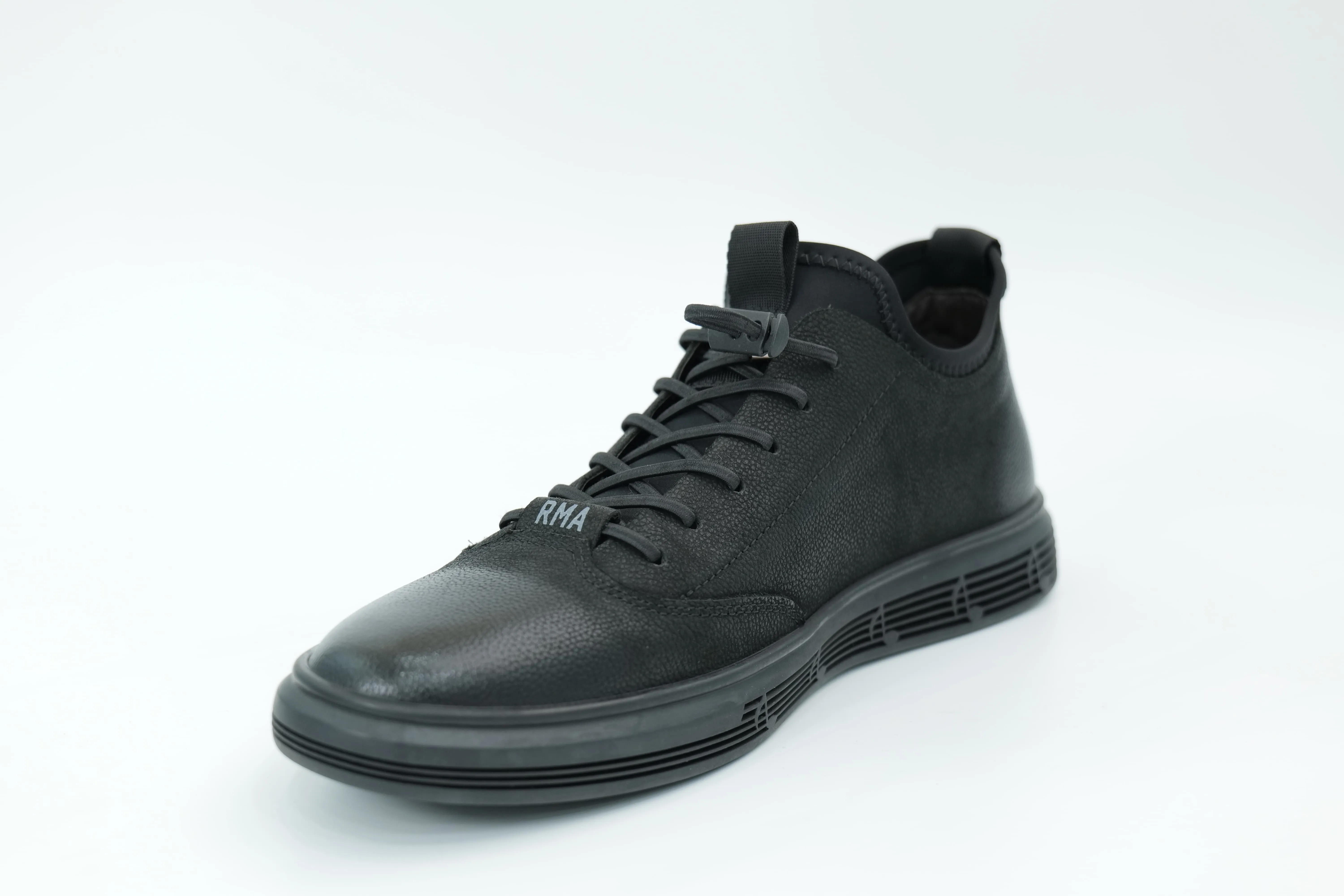 Casual shoes