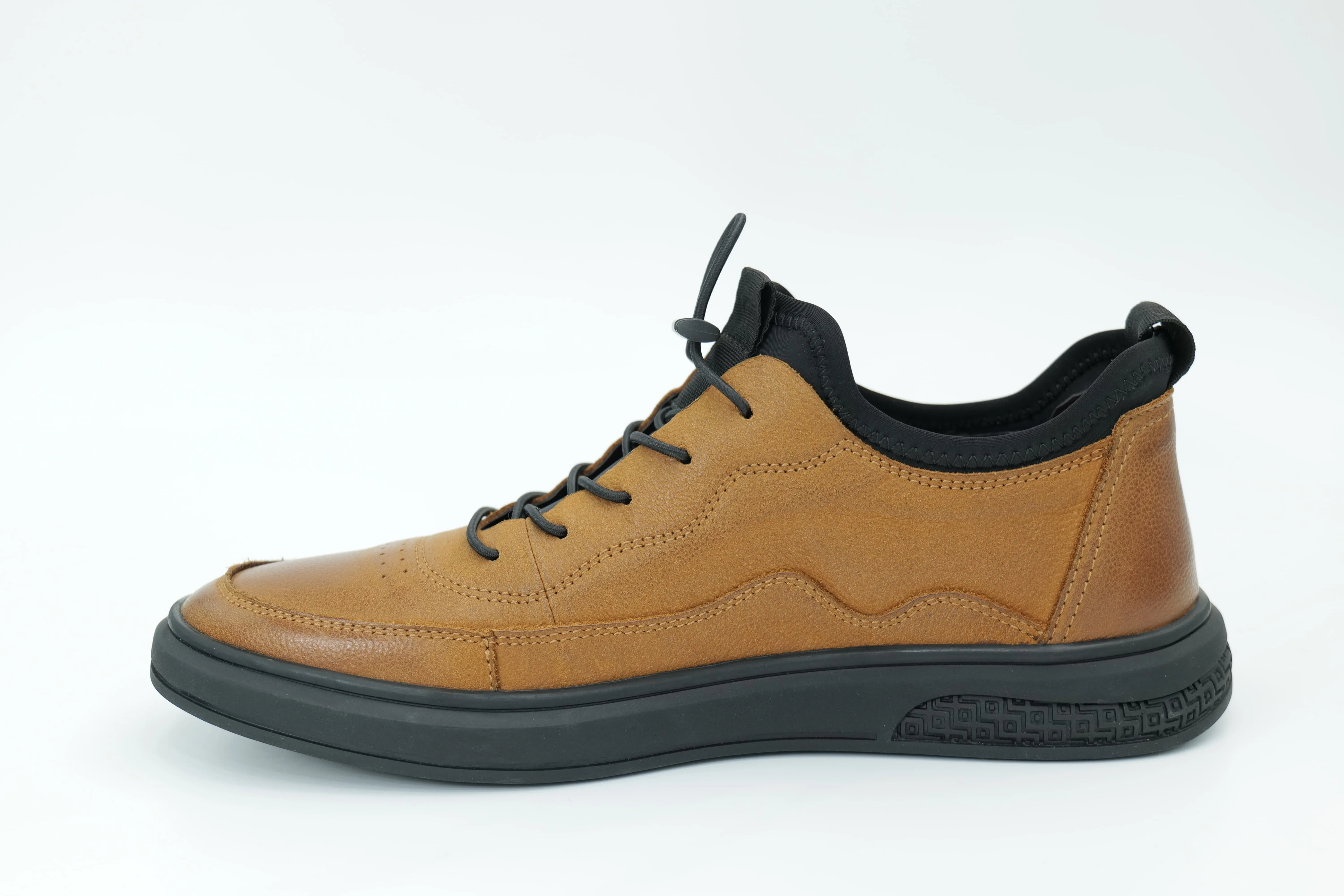 Casual shoes