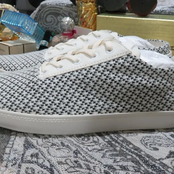 ELWOOD LOW TOP STAR TERRY LOW TOP SNEAKER LIMITED EDITIION DISCONTINUED SZ 9 MEN
