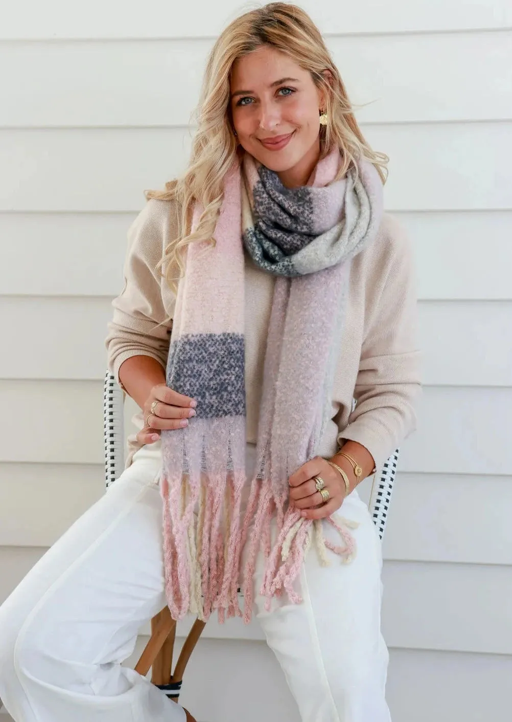 FREE Spirit Fluffy Scarf Grey Pink
