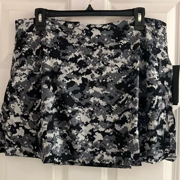 Ibkul Golf/Tennis/Athletic/Athleisure Skort, NWT!
