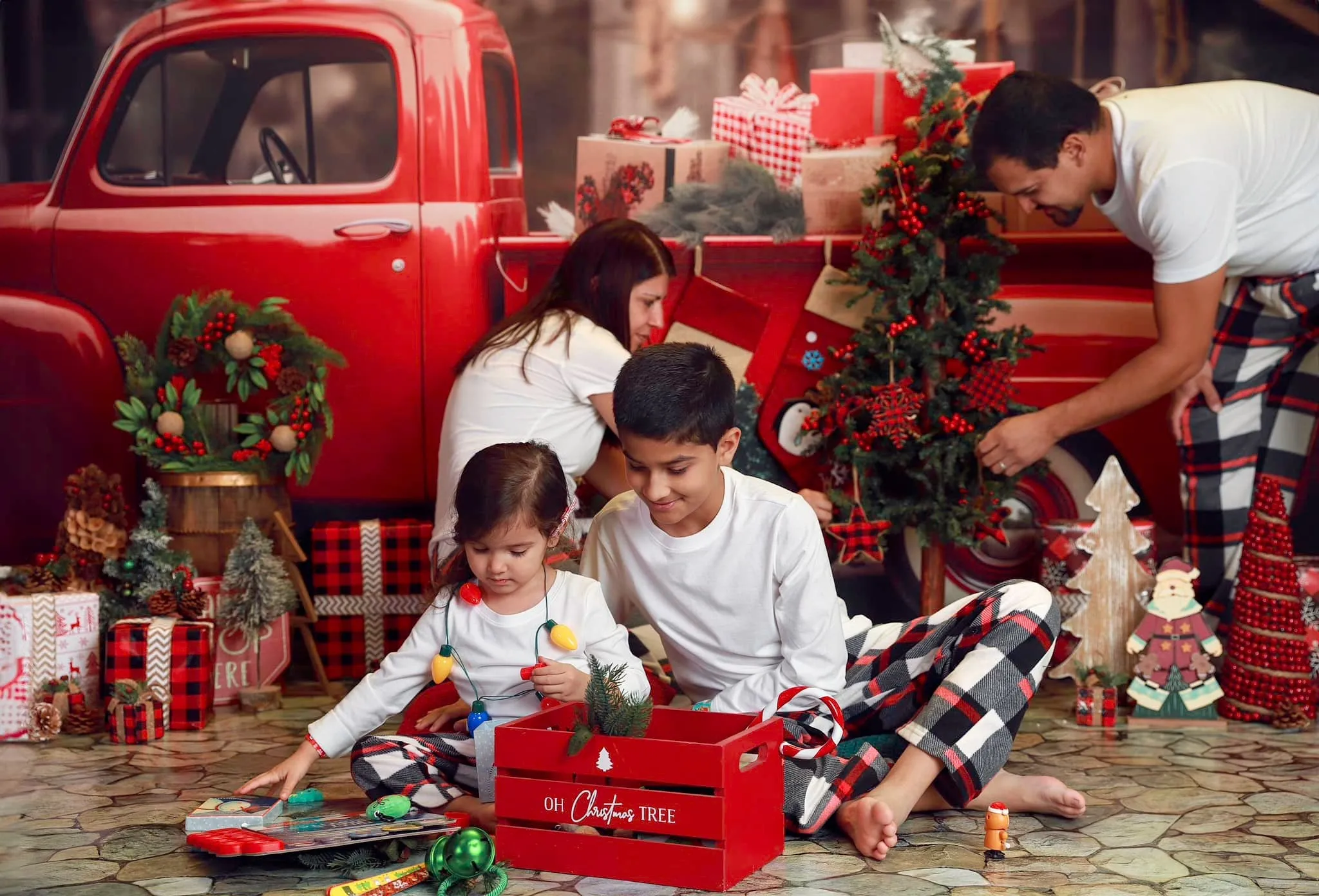 Kate Christmas Gift in Red Car Backdrop for Photography