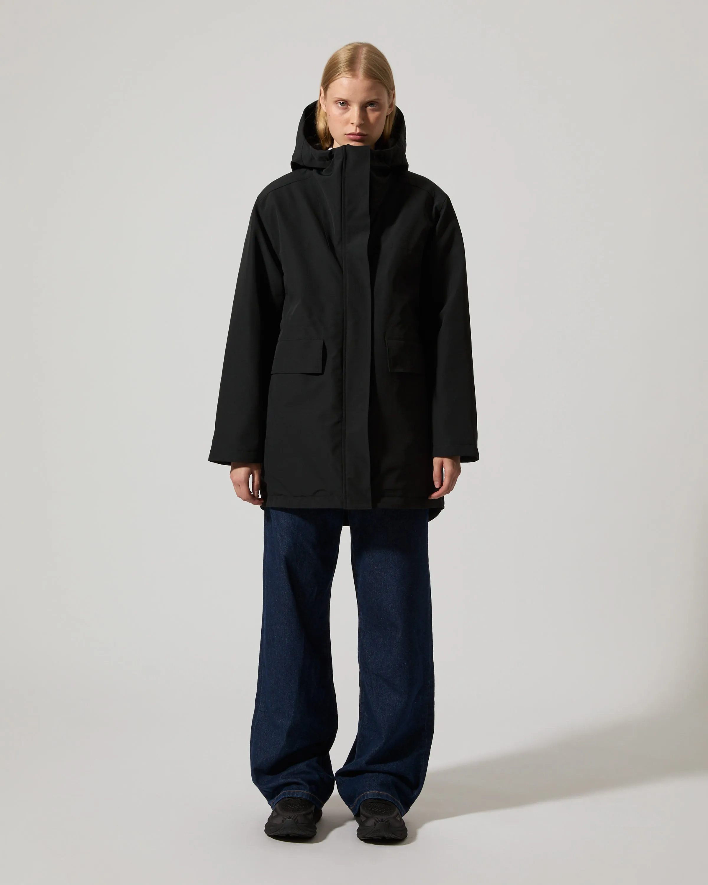 Leana – Black