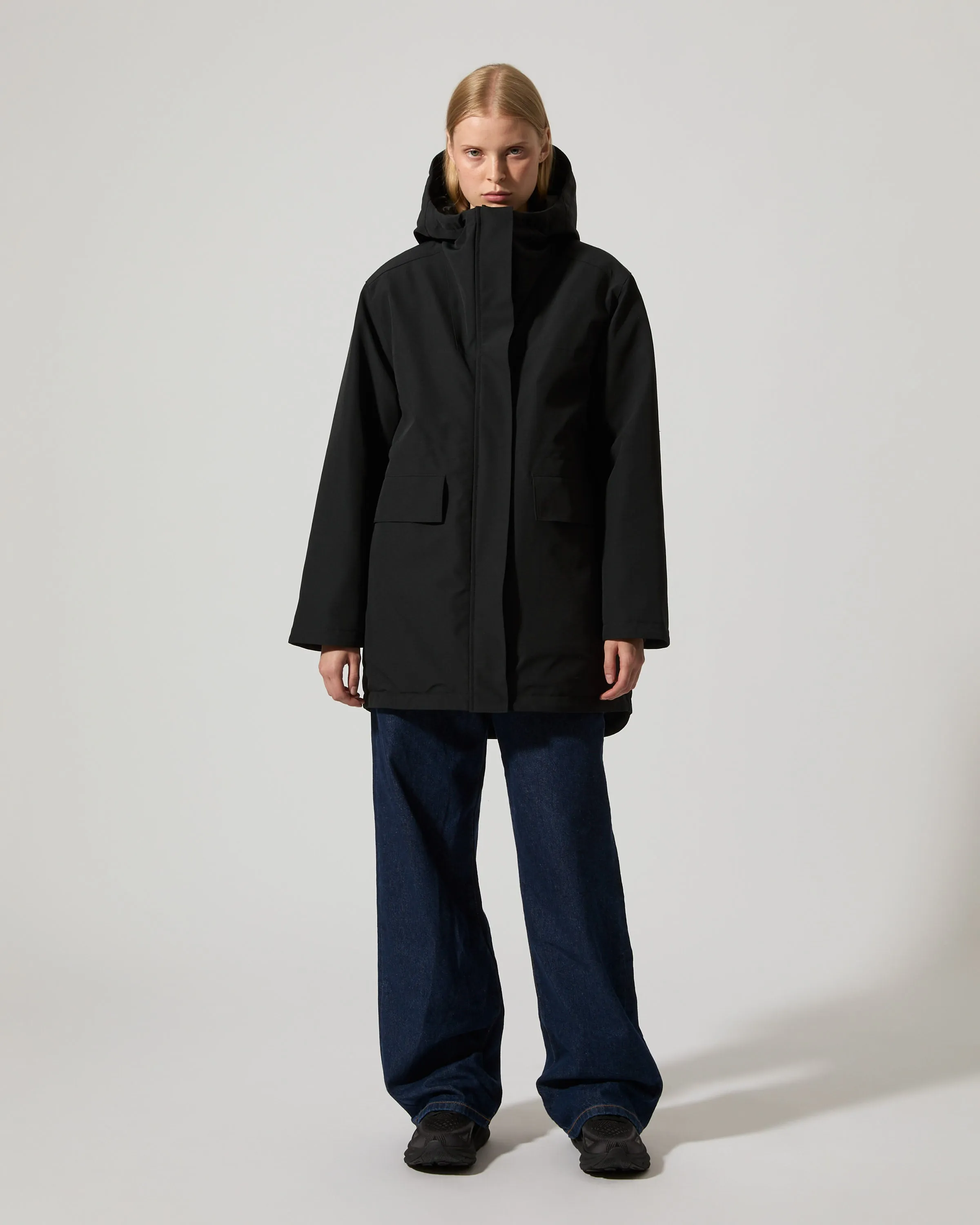 Leana – Black