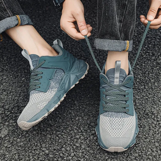 Lucan Bolt Sneakers