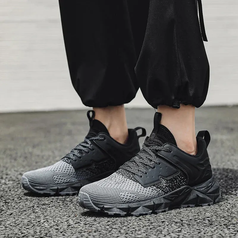 Lucan Bolt Sneakers