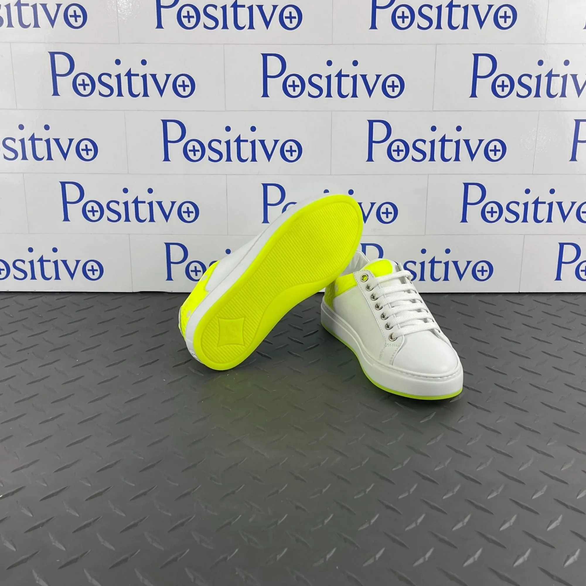 MCM Womens Flo Lime/White Leather Sneakers