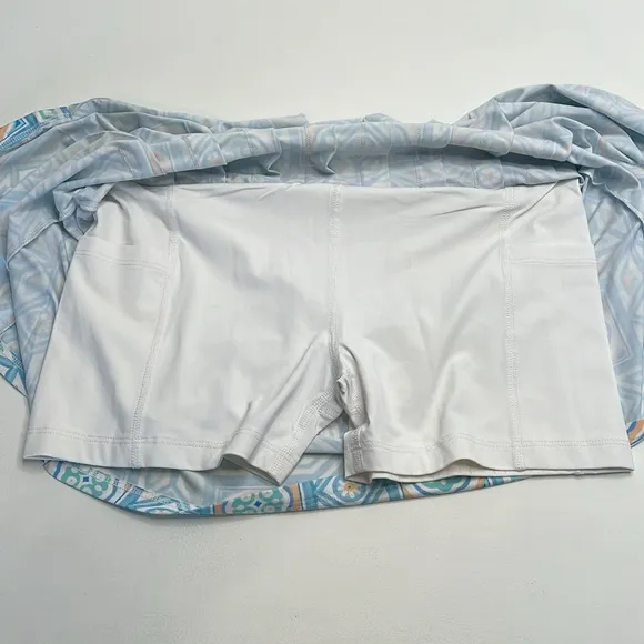 NWT Kenny Flowers the Ischia country club skort size medium blue peach &amp; white