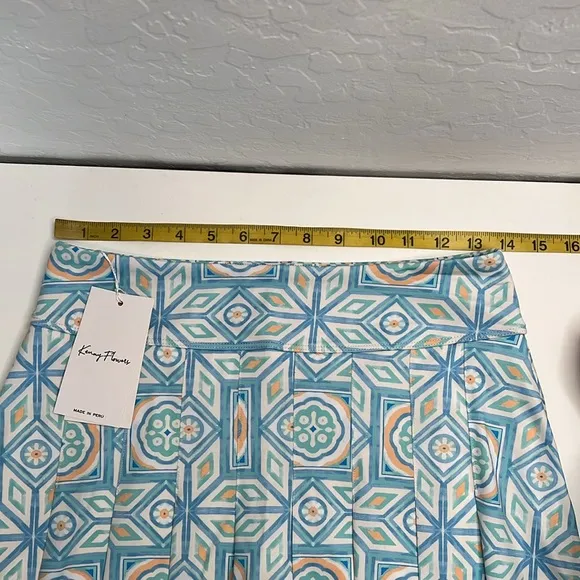 NWT Kenny Flowers the Ischia country club skort size medium blue peach &amp; white