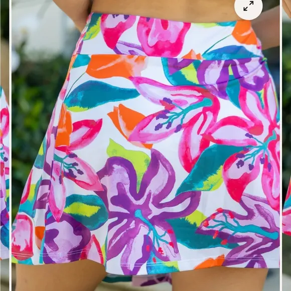 NWT Kenny Flowers the Kona country club skort size medium red purple pink floral