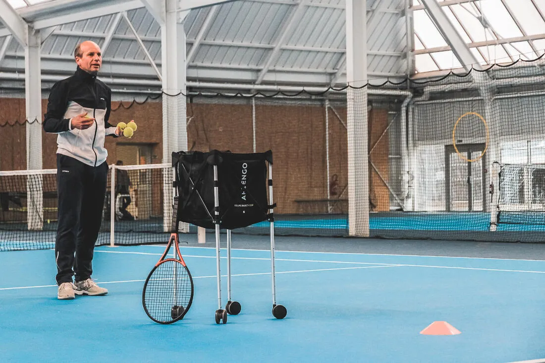 PANIER DE BALLES DE TENNIS A ROULETTES