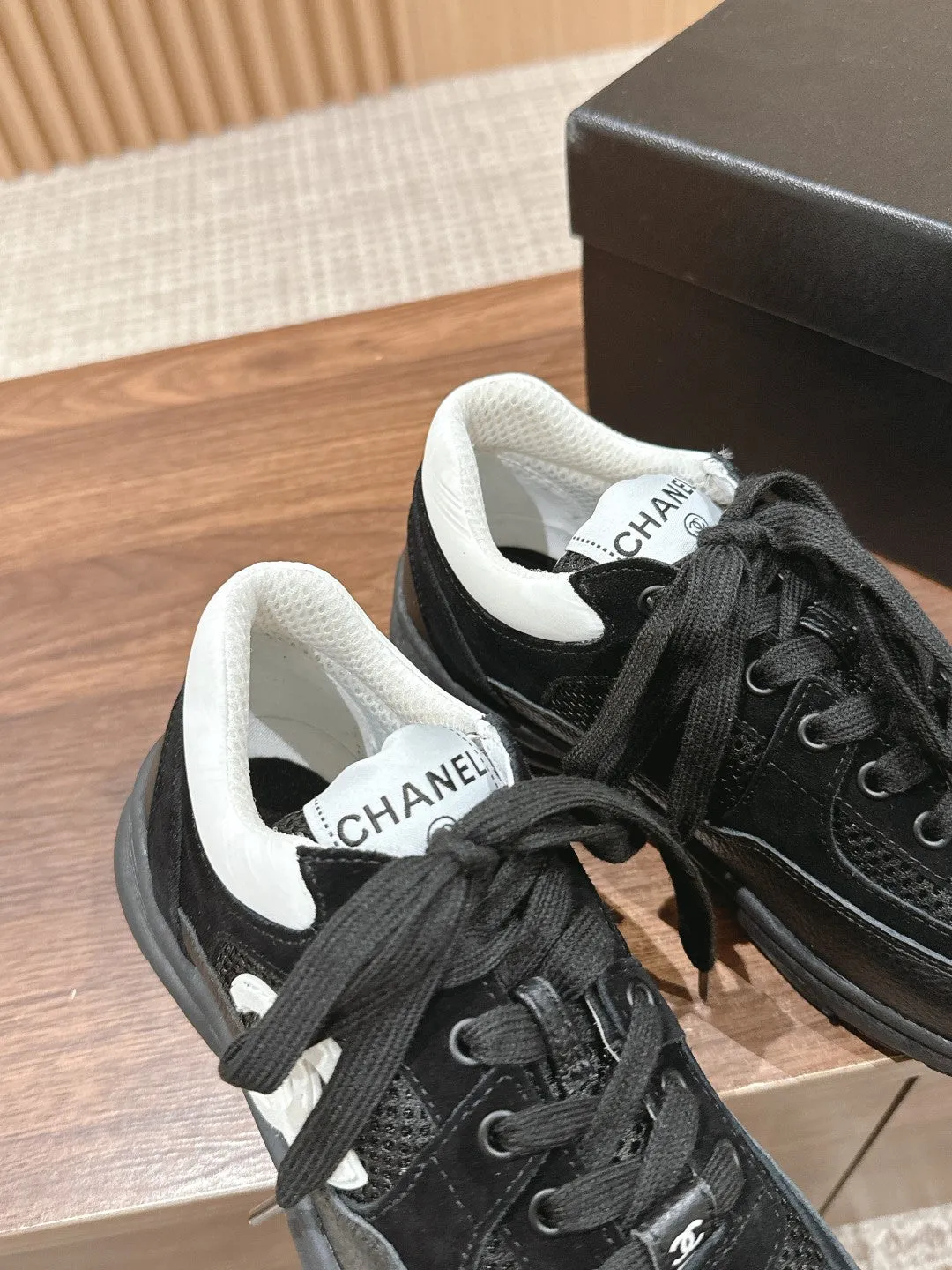 Resort Collection Casual Sneakers