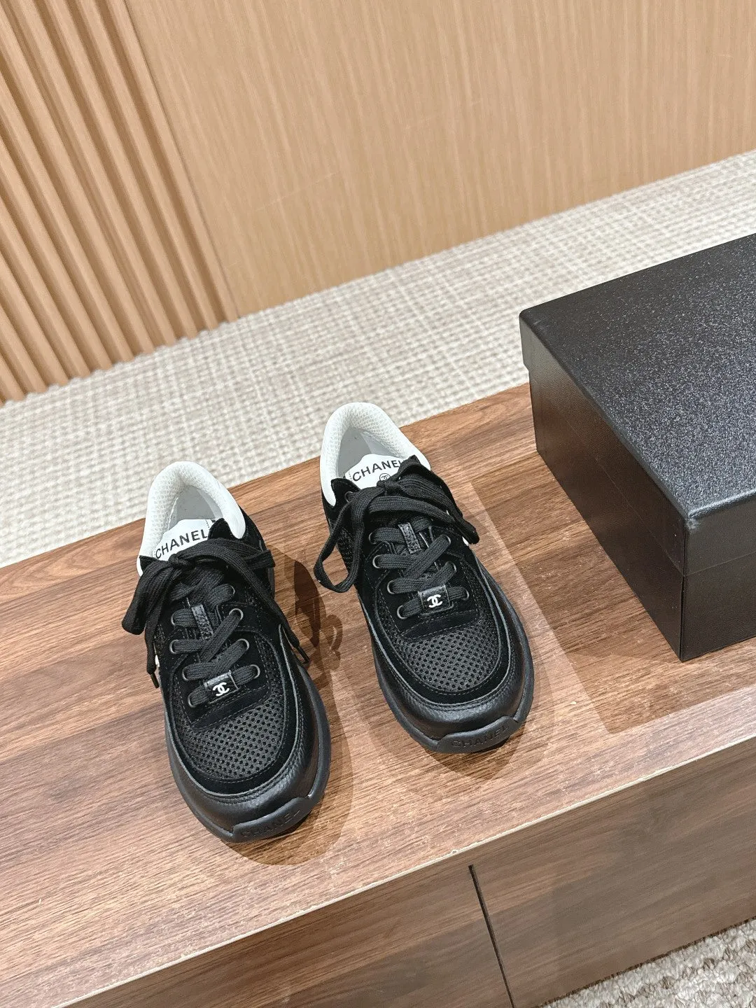 Resort Collection Casual Sneakers