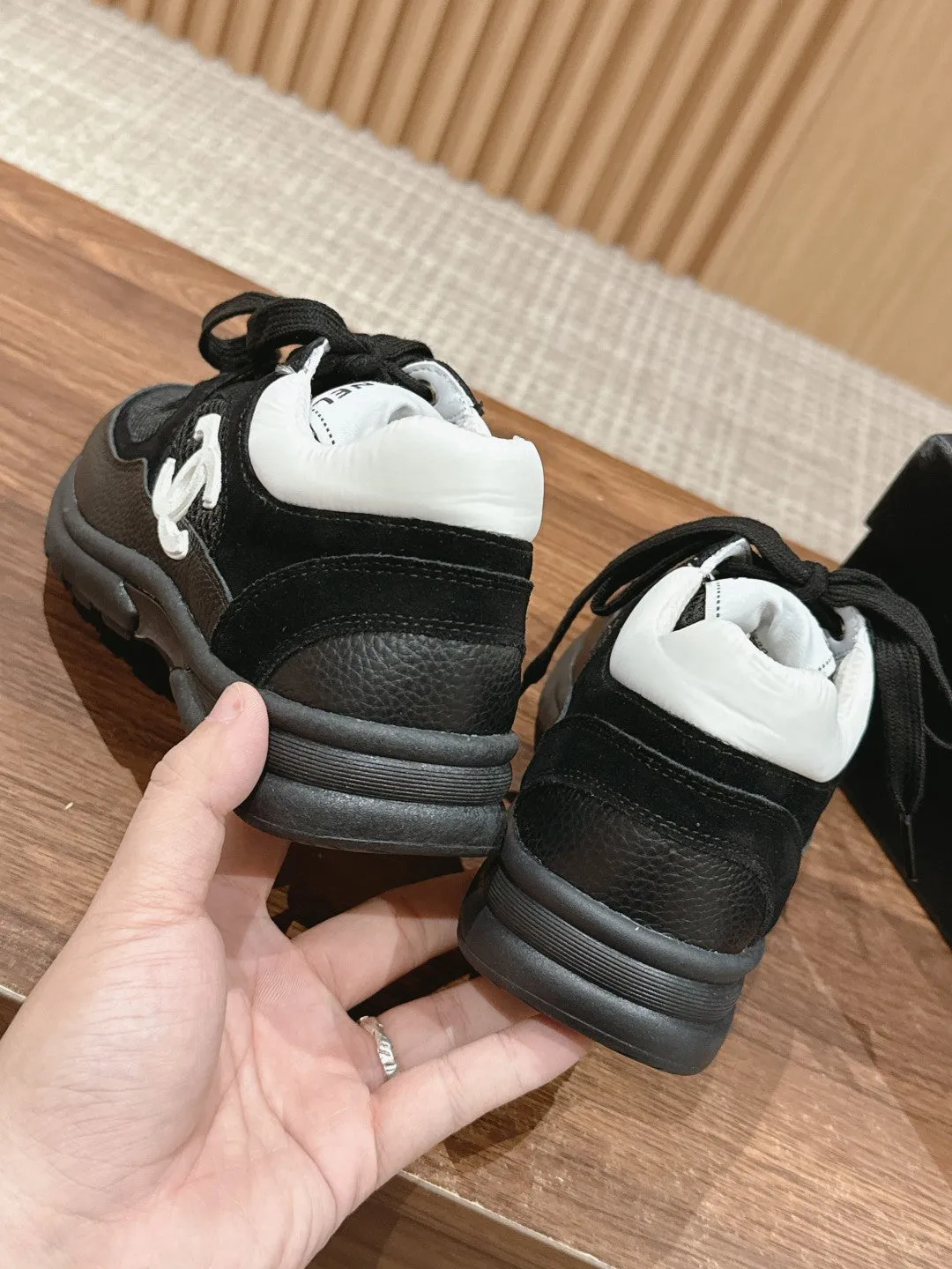 Resort Collection Casual Sneakers