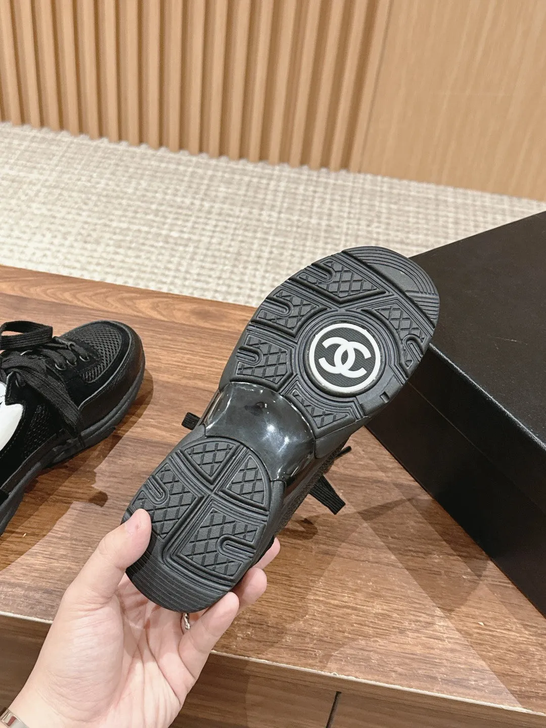 Resort Collection Casual Sneakers