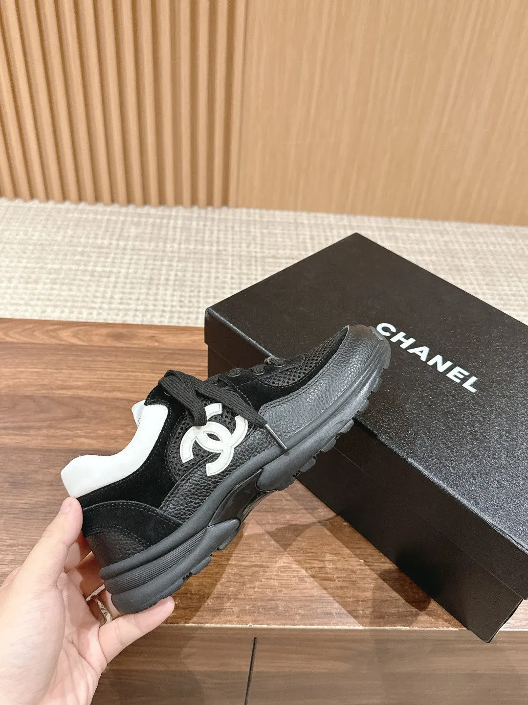 Resort Collection Casual Sneakers