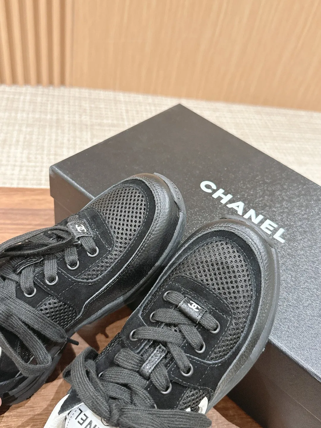 Resort Collection Casual Sneakers