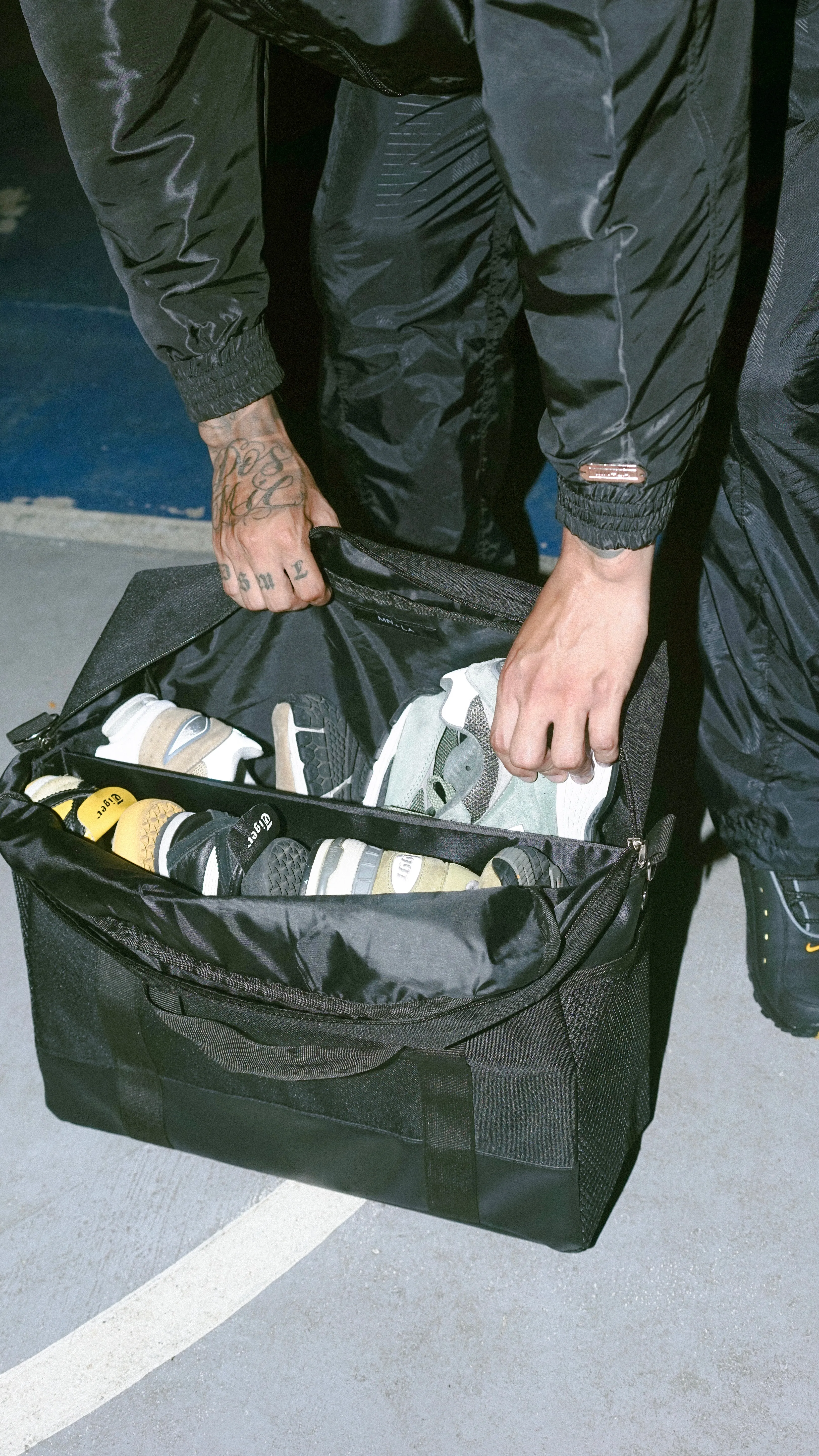SHINOBI FOOTWEAR CARRIER