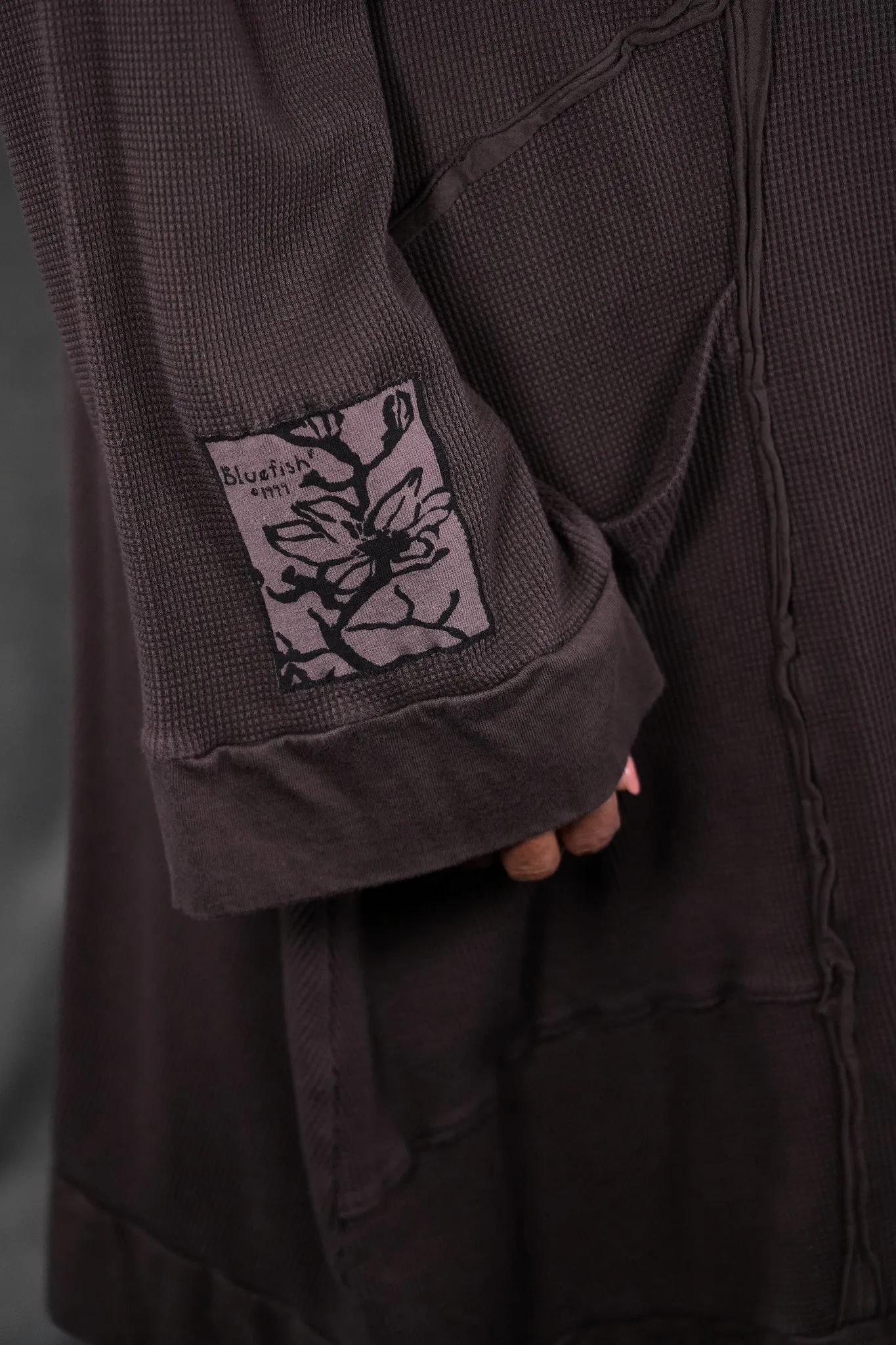 V1317 Thermal Travel Roads Tunic Italian Umber-P