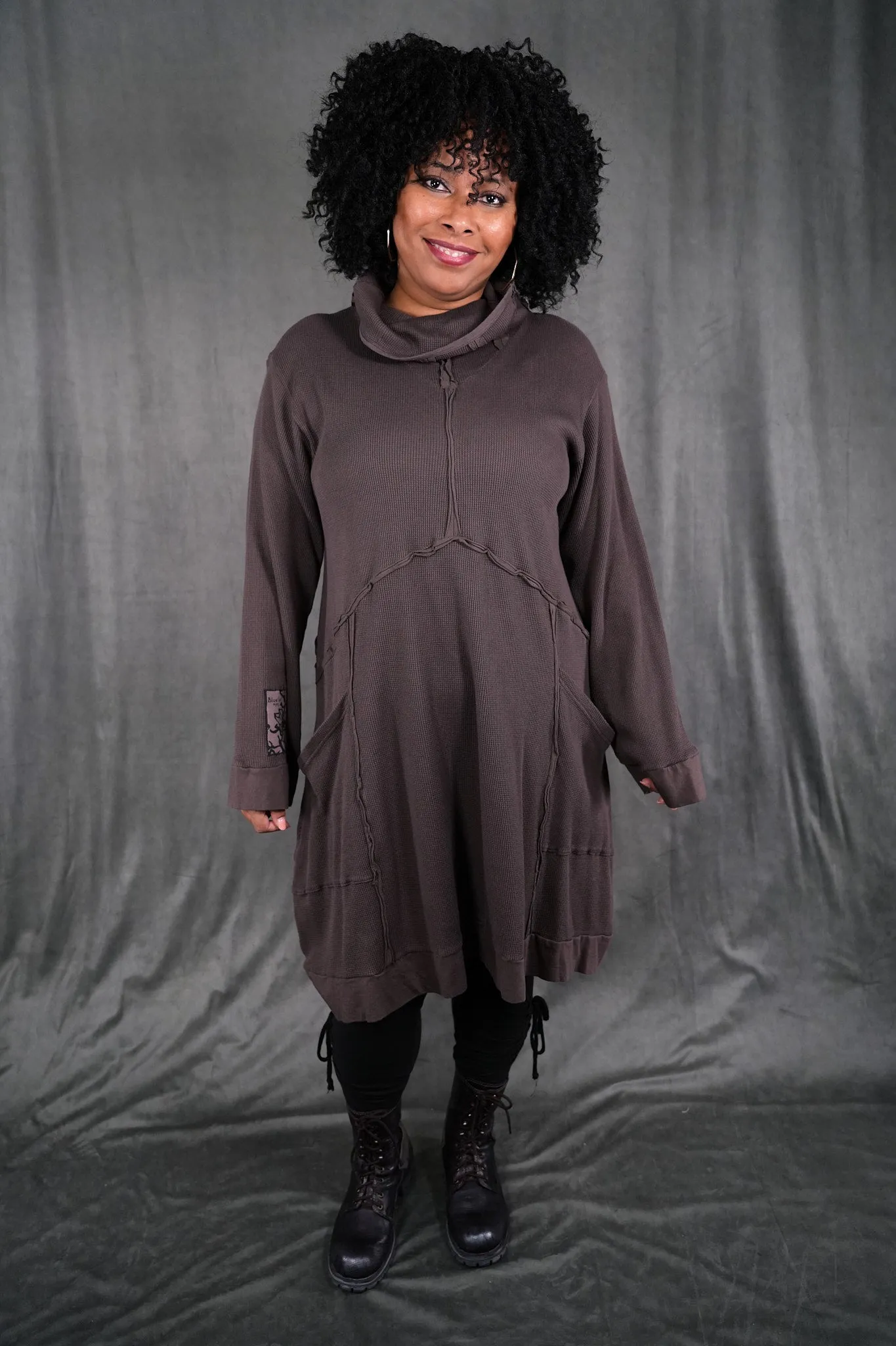 V1317 Thermal Travel Roads Tunic Italian Umber-P