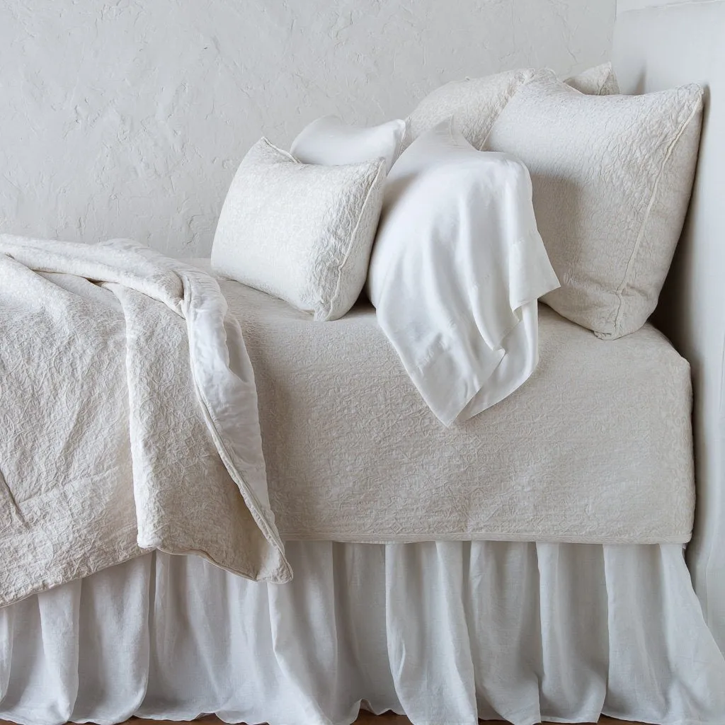 Vienna Coverlet - Winter White - Queen