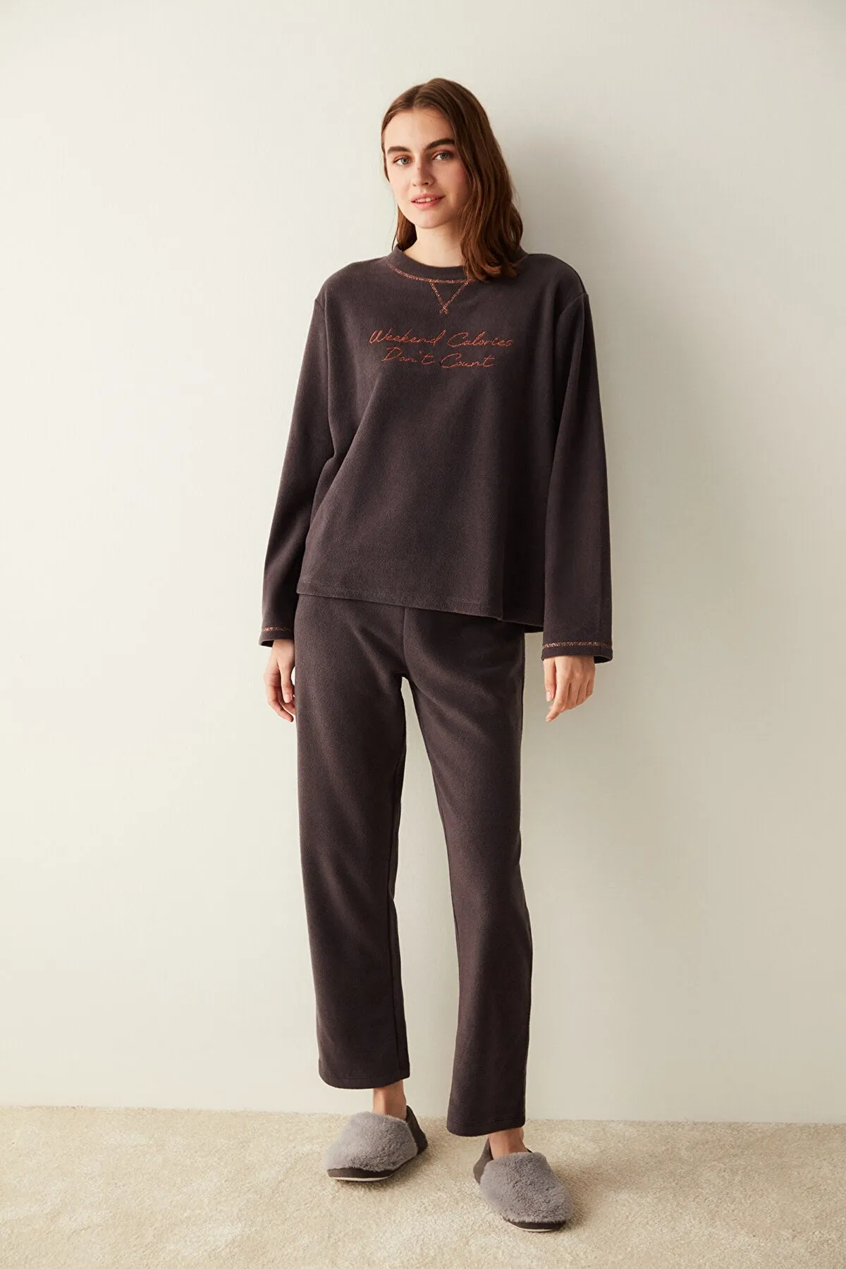 Weekend Calories Polar Thermal Pants Set