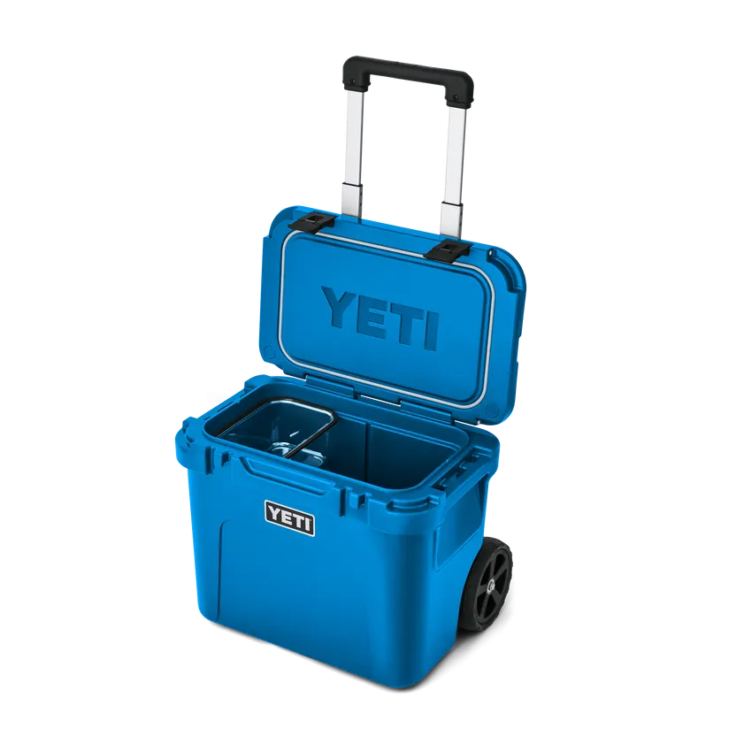 Yeti - Roadie 32 Wheeled Cooler - Big Wave Blue